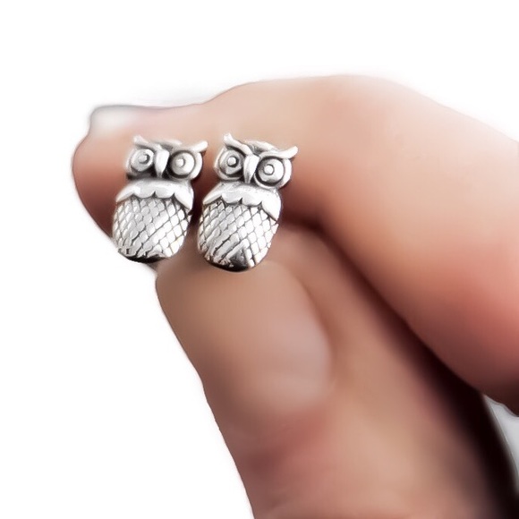 Moodtherapy Jewelry - Real 925 Sterling Silver Cute Wise Owl Lover Stud Earrings Small & Lightweight